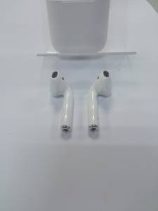 01-200278320: Apple airpods 2nd generation with charging case