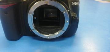 01-200109912: Nikon d3000 body