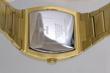 01-200191135: Guess gw0387g2