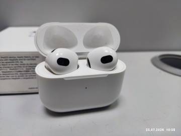 01-200201910: Apple airpods 3rd generation