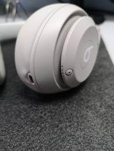 01-200217333: Beats By Dr. Dre studio pro