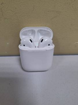 01-200229400: Apple airpods 2nd generation with charging case