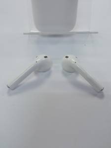 01-200278320: Apple airpods 2nd generation with charging case