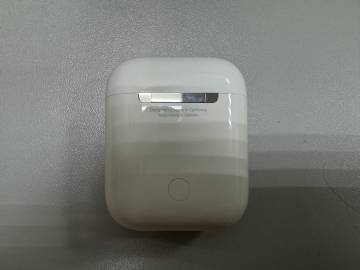 01-200223382: Apple airpods 2nd generation with charging case