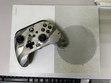 01-200273648: Microsoft xbox one s 1tb