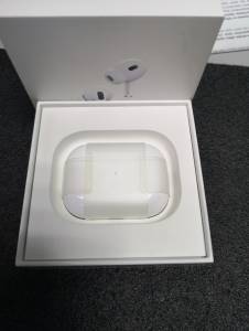 01-200106772: Apple airpods pro 2nd generation