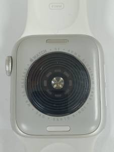 01-200211627: Apple watch se 2 gps 40mm aluminum case with sport