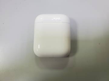 01-200097559: Apple airpods 2nd generation with charging case