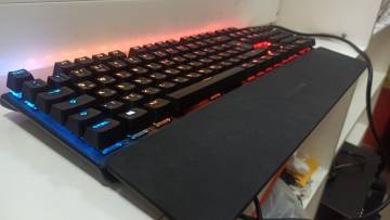 01-200249003: Steelseries apex pro