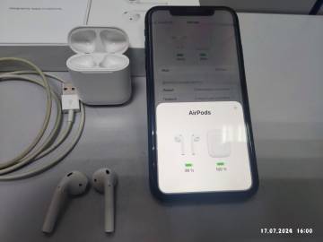 01-200193556: Apple airpods 2nd generation with charging case