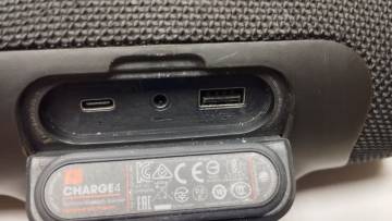 01-200182558: Jbl charge 4