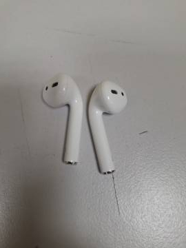 01-200229400: Apple airpods 2nd generation with charging case