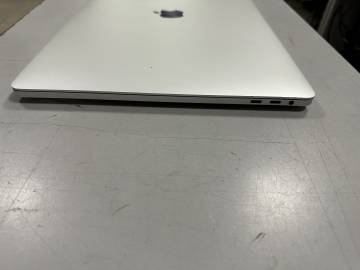 01-200275947: Apple macbook pro/a1990/ core i7 2,2ghz/ ram16gb/ ssd256gb/ amd pro 555x 4gb/ retina, touch bar