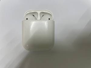 01-200293127: Apple airpods 2nd generation with charging case