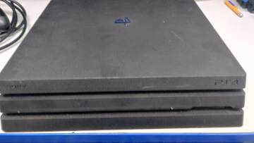 01-200222915: Sony playstation 4 pro 1tb