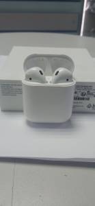 01-200262884: Apple airpods 2nd generation with charging case