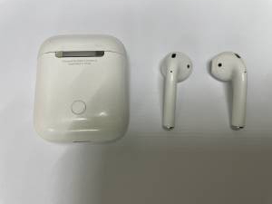 01-200293127: Apple airpods 2nd generation with charging case