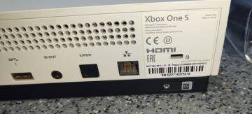 01-200295405: Microsoft xbox one s 1tb