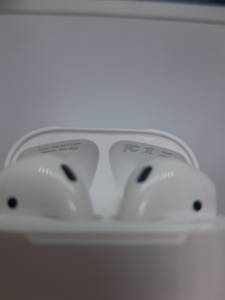 01-200029533: Apple airpods 2nd generation