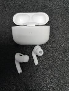 01-200101260: Apple airpods pro 2nd generation