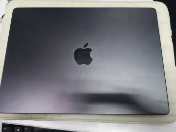 01-200262967: Apple macbook pro 14&#34; late 2023