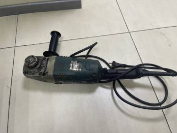 01-200305990: Makita ga9020