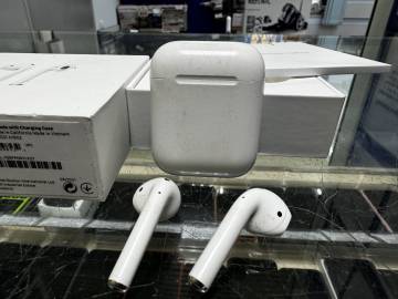 01-200128690: Apple airpods 2nd generation with charging case