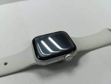 01-200211627: Apple watch se 2 gps 40mm aluminum case with sport