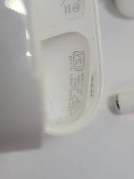 01-200166298: Apple airpods 2nd generation with charging case