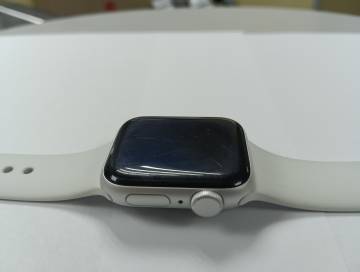 01-200211627: Apple watch se 2 gps 40mm aluminum case with sport