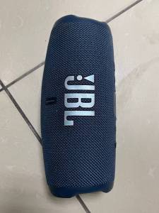 01-200237205: Jbl charge 5