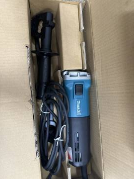 01-200247619: Makita gd0810c