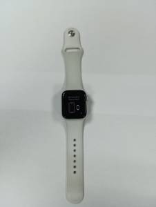 01-200211627: Apple watch se 2 gps 40mm aluminum case with sport