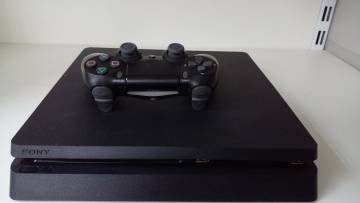 01-200265367: Sony playstation 4 slim 1tb