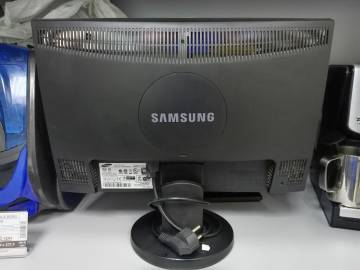 01-200213204: Samsung 943nw