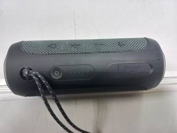 01-200211544: Jbl flip essential 2