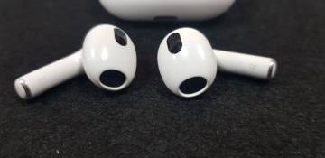 01-200240351: Apple airpods 3rd generation