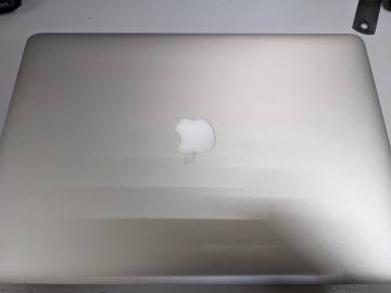 01-200042838: Apple Macbook Pro a1398./ core i7 2,2ghz/ ram16gb/ ssd256gb/ intel iris pro/ retina