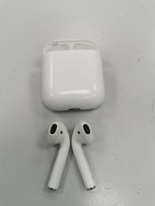 01-200207200: Apple airpods 2nd generation with charging case