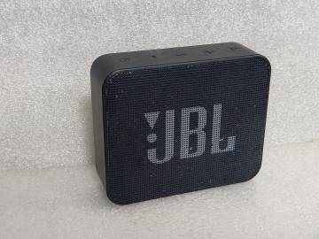 01-200258718: Jbl go essential