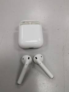 01-200207200: Apple airpods 2nd generation with charging case