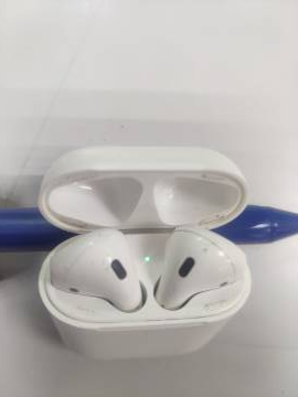 01-200256687: Apple airpods 2nd generation with charging case