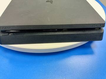 01-200197207: Sony playstation 4 slim 1tb