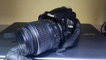 01-200061977: Nikon d3000 nikon af-s dx nikkor 18-55mm f/3.5-5.6g vr ii