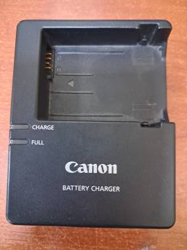 01-200054931: Canon eos 700d kit