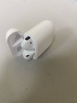 01-200107522: Apple airpods 2nd generation with charging case