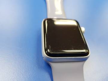 01-200106576: Apple watch series 2 42mm steel case