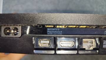 01-200165783: Sony playstation 4 slim 1tb