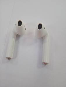 01-200072121: Apple airpods with wireless charging case