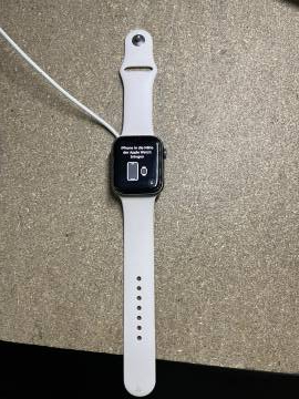 01-200304038: Apple watch series 5 gps 40mm aluminium case a2092